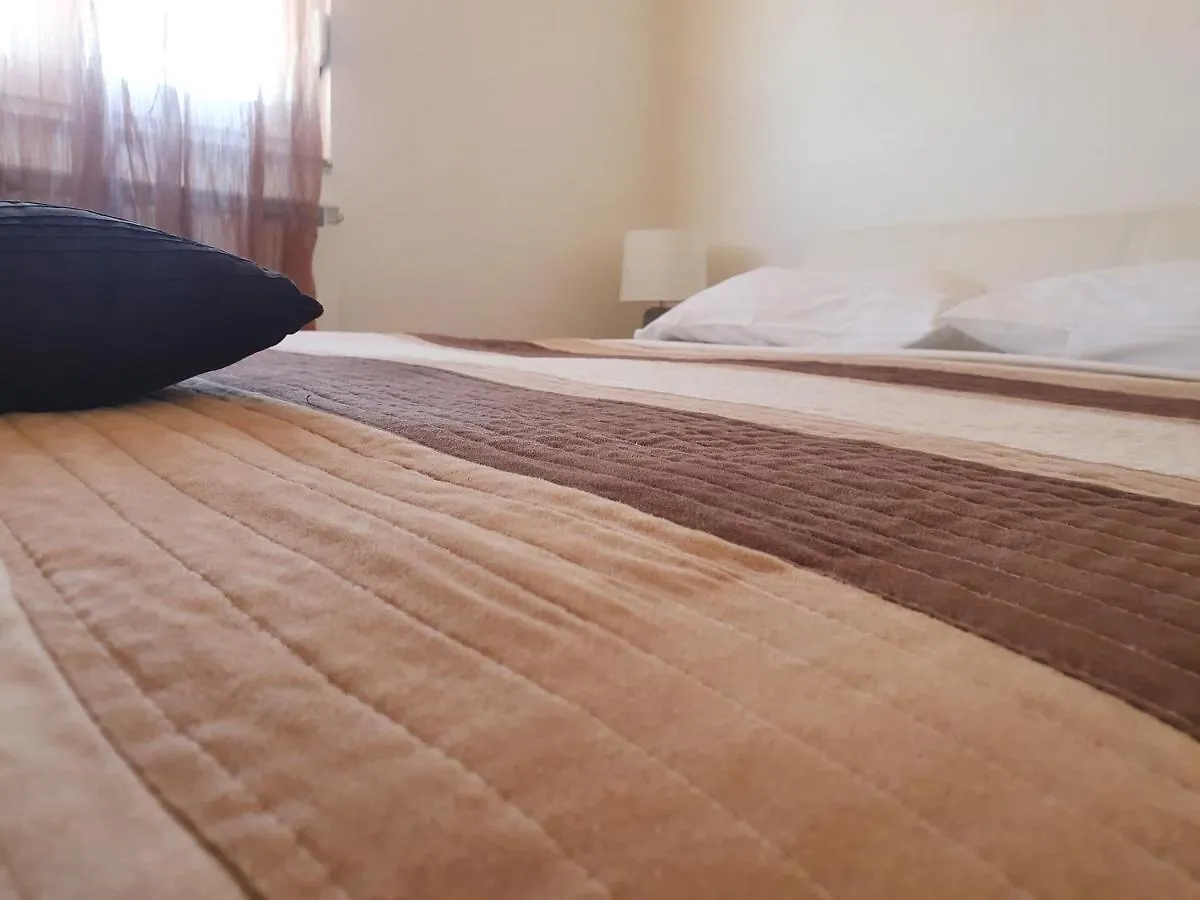 Cozy Two-Bedroom Apartment Ζαντάρ Κροατία