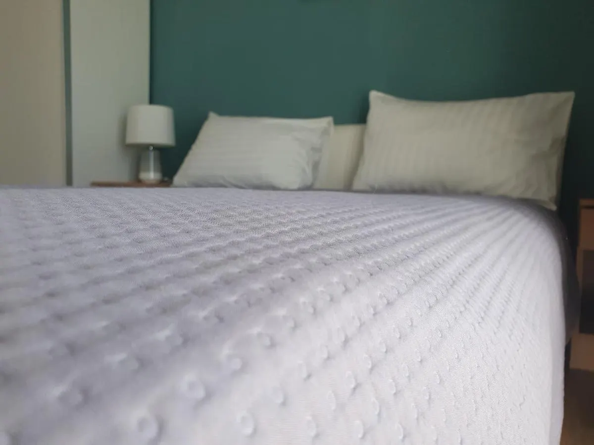 Cozy Two-Bedroom Apartment Ζαντάρ